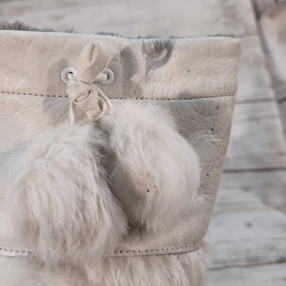 Manitobah Mukluks White Rabbit Fur Leather Winter Boots – Women’s Size 6 - Picture 9 of 14